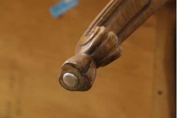 中古　美品　DREXEL HERITAGE(ドレクセルヘリテイジ)　猫脚が優雅な雰囲気を演出するセンターテーブル(定価約40万円)(ローテーブル、リビングテーブル)(R-054775)