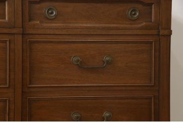 中古　美品　DREXEL HERITAGE(ドレクセルヘリテイジ)　Triune(トライユン)　気品あふれる佇まいが魅力のマホガニー材製サイドボード(定価約70万円)(チェスト、引き出し)(R-054777)