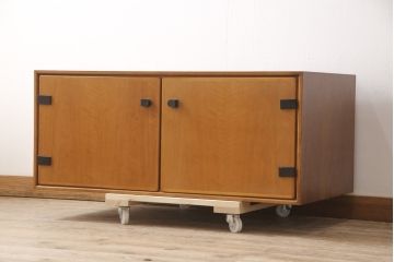 和製ビンテージ　山品木工(YAMASHINA)　様々なテイストの空間に取り入れやすいチーク材製テレビ台(ローボード、テレビボード、収納棚、キャビネット、サイドボード、ヴィンテージ)(R-054780)