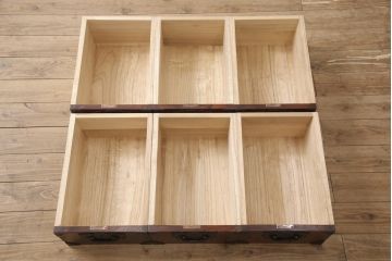 中古　美品　岩谷堂箪笥　深みのある色合いと重厚な金具が美しいサイドボード(引き出し、チェスト、和たんす、収納箪笥)(R-054781)