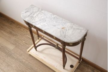 中古　スペイン高級家具　MUARVA S.L.　繊細で華やかな装飾が魅力の小振りなコンソールテーブル(サイドテーブル、飾り台)(R-054782)