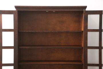 中古　北海道民芸家具　和洋折衷どちらのお部屋にも馴染むブックケース(本箱、収納棚、キャビネット、飾り棚)(R-054783)