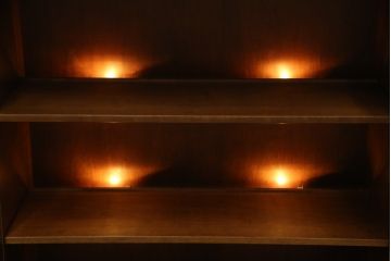 ヴィンテージ家具　ジャパンビンテージ　山品木工　照明付きで見せる収納におすすめのサイドキャビネット(サイドボード、収納棚、本箱、ブックケース)(R-054787)
