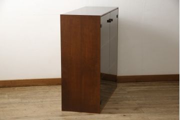 ヴィンテージ家具　ジャパンビンテージ　山品木工　照明付きで見せる収納におすすめのサイドキャビネット(サイドボード、収納棚、本箱、ブックケース)(R-054787)