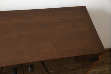 ヴィンテージ家具　ジャパンビンテージ　山品木工　照明付きで見せる収納におすすめのサイドキャビネット(サイドボード、収納棚、本箱、ブックケース)(R-054787)