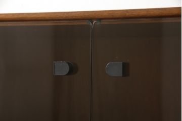 ヴィンテージ家具　ジャパンビンテージ　山品木工　照明付きで見せる収納におすすめのサイドキャビネット(サイドボード、収納棚、本箱、ブックケース)(R-054787)
