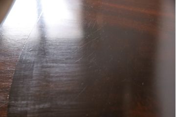 中古　イギリス高級家具　マホガニー材　ロスジョン(ROSJOHN)　イギリス王室御用達　洗練されたデザインが美しい縦型チェスト(引き出し、サイドチェスト、スリムチェスト)(R-054816)