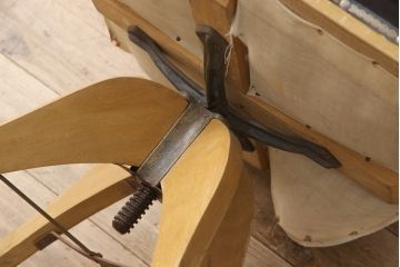 和製アンティーク　ナラ材　レトロな佇まいが目を引く回転椅子(ドクターチェア、デスクチェア、回転イス、アームチェア)(R-054817)