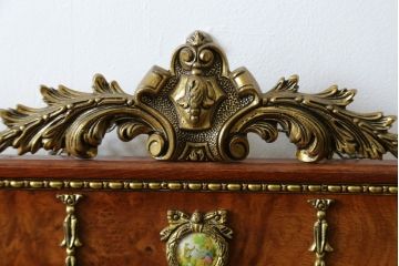 中古　スペイン高級家具　MUARVA S.L.　ヨーロッパの伝統的な意匠を感じられるウォールミラー(壁掛け鏡)(R-054819)