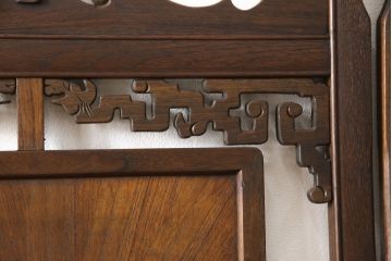 ヴィンテージ家具　和製ビンテージ　高級品　象嵌や彫刻の凝ったつくりが魅力的は四連衝立て(パーテーション、仕切り、つい立て)(R-054822)