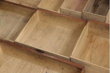 和製アンティーク　深みのある黒漆と味わい深い金具が格好良い庄内小箪笥(時代箪笥、収納箪笥、サイドチェスト、引き出し7杯)(R-054841)