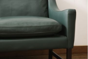 北欧ビンテージ　ノルウェー　バットネ(Vatne)　ローズウッド　シンプルながらも本革の上質さを感じる3人掛けレザーソファ (三人掛けソファ、ヴィンテージ)(R-054845)