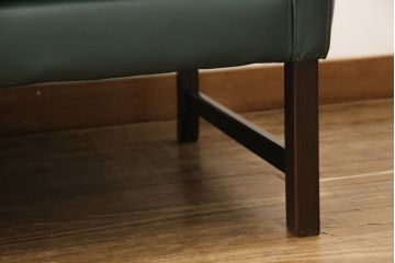 北欧ビンテージ　ノルウェー　バットネ(Vatne)　ローズウッド　シンプルながらも本革の上質さを感じる3人掛けレザーソファ (三人掛けソファ、ヴィンテージ)(R-054845)