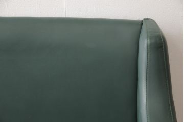 北欧ビンテージ　ノルウェー　バットネ(Vatne)　ローズウッド　シンプルながらも本革の上質さを感じる3人掛けレザーソファ (三人掛けソファ、ヴィンテージ)(R-054845)