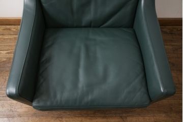 北欧ビンテージ　ノルウェー　バットネ(Vatne)　ローズウッド　シンプルながらも本革の上質さを感じる1人掛けレザーソファ(一人掛けソファ、アームチェア、ヴィンテージ)(R-054846)