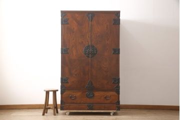 中古　美品　岩谷堂箪笥　迫力ある木目と深みのある色合いが目を引く箪笥ワードローブ(洋服タンス、収納棚)(R-054847)