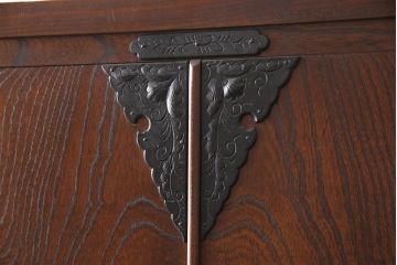 中古　美品　岩谷堂箪笥　迫力ある木目と深みのある色合いが目を引く箪笥ワードローブ(洋服タンス、収納棚)(R-054847)