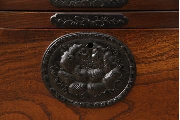 中古　美品　岩谷堂箪笥　迫力ある木目と深みのある色合いが目を引く箪笥ワードローブ(洋服タンス、収納棚)(R-054847)