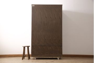 中古　美品　岩谷堂箪笥　迫力ある木目と深みのある色合いが目を引く箪笥ワードローブ(洋服タンス、収納棚)(R-054847)