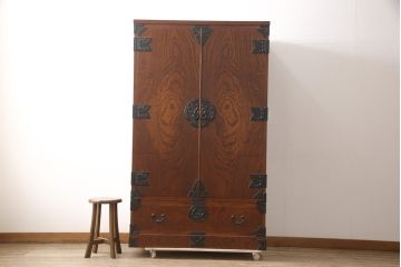 中古　美品　岩谷堂箪笥　迫力ある木目と深みのある色合いが目を引く箪笥ワードローブ(洋服タンス、収納棚)(R-054848)