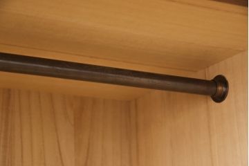 中古　美品　岩谷堂箪笥　迫力ある木目と深みのある色合いが目を引く箪笥ワードローブ(洋服タンス、収納棚)(R-054848)