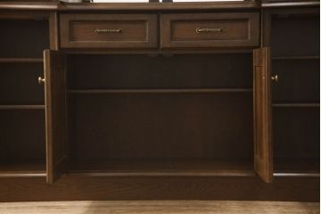 中古　美品　カリモク家具　クラシカルな佇まいが魅力的なキャビネット(キュリオケース、飾り棚、食器棚、収納棚)(R-054849)