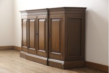 中古　美品　北海道旭川 近藤工芸　Solid Furniture OAK (ソリッドファニチャー オーク)　オーク材　品のあるデザインが魅力的なサイドボード(キャビネット、戸棚、収納棚、ローボード)(R-054870)