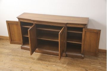 中古　美品　北海道旭川 近藤工芸　Solid Furniture OAK (ソリッドファニチャー オーク)　オーク材　品のあるデザインが魅力的なサイドボード(キャビネット、戸棚、収納棚、ローボード)(R-054870)