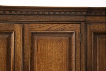 中古　美品　北海道旭川 近藤工芸　Solid Furniture OAK (ソリッドファニチャー オーク)　オーク材　品のあるデザインが魅力的なサイドボード(キャビネット、戸棚、収納棚、ローボード)(R-054870)