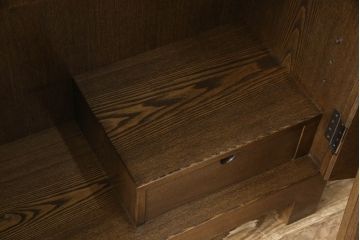 中古　超美品　上手物　高級国産手造り指物家具　森下木工所　校倉(あぜくら)　総タモ材　独特な木目が目を引く収納棚(朝鮮棚、戸棚、サイドキャビネット)(R-054906)