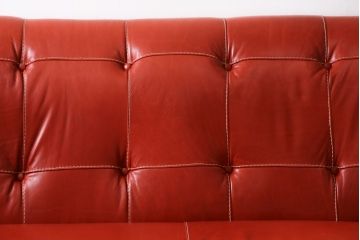 中古　美品　高級スペイン家具　GAMINTER　高級感ある佇まいが目を引く本革2.5人掛けソファ(レザーソファ、二人掛けソファ)(R-054908)