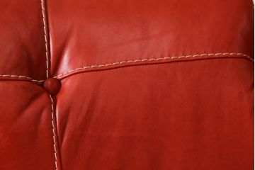 中古　美品　高級スペイン家具　GAMINTER　高級感ある佇まいが目を引く本革2.5人掛けソファ(レザーソファ、二人掛けソファ)(R-054908)