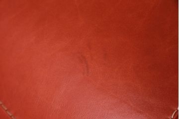 中古　美品　高級スペイン家具　GAMINTER　高級感ある佇まいが目を引く本革2.5人掛けソファ(レザーソファ、二人掛けソファ)(R-054908)