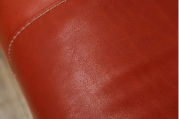 中古　美品　高級スペイン家具　GAMINTER　高級感ある佇まいが目を引く本革2.5人掛けソファ(レザーソファ、二人掛けソファ)(R-054908)