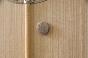 中古　美品　金具が繊細で上品な雰囲気を醸し出す加茂総桐箪笥(並厚、総桐たんす、桐タンス、着物箪笥、衣装タンス)(R-054912)
