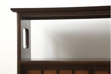 中古　松本民芸家具　上質な和の空間づくりに取り入れたい221型杉柾張茶タンス(定価約28万円)(茶棚、茶箪笥、飾り棚、収納棚)(R-054942)