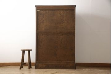 中古　美品　北海道民芸家具　上質なつくりとクラシカルな佇まいが素敵な本箱(ブックケース、収納棚、サイドキャビネット、飾り棚)(R-054943)