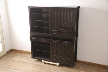 中古　美品　高級品　総栗ムク材　国産手造り　和の趣溢れる佇まいが目を引く水屋箪笥(食器棚、キャビネット、戸棚、収納棚)(R-054944)