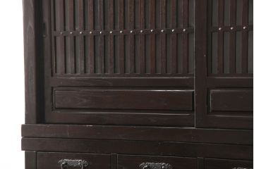 中古　美品　高級品　総栗ムク材　国産手造り　和の趣溢れる佇まいが目を引く水屋箪笥(食器棚、キャビネット、戸棚、収納棚)(R-054944)