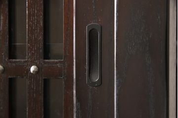 中古　美品　高級品　総栗ムク材　国産手造り　和の趣溢れる佇まいが目を引く水屋箪笥(食器棚、キャビネット、戸棚、収納棚)(R-054944)