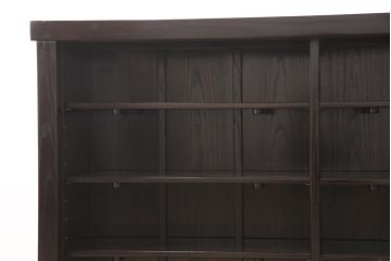 中古　美品　高級品　総栗ムク材　国産手造り　和の趣溢れる佇まいが目を引く水屋箪笥・上段(食器棚、キャビネット、戸棚、収納棚)(R-054945)