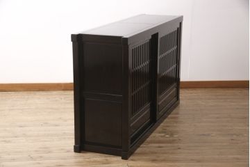 中古　美品　高級品　総栗ムク材　国産手造り　和の趣溢れる佇まいが目を引く水屋箪笥・上段(食器棚、キャビネット、戸棚、収納棚)(R-054945)