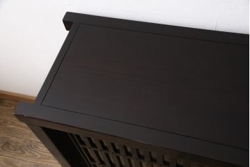 中古　美品　高級品　総栗ムク材　国産手造り　和の趣溢れる佇まいが目を引く水屋箪笥・上段(食器棚、キャビネット、戸棚、収納棚)(R-054945)
