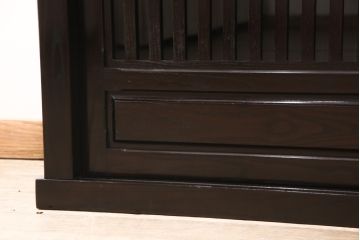 中古　美品　高級品　総栗ムク材　国産手造り　和の趣溢れる佇まいが目を引く水屋箪笥・上段(食器棚、キャビネット、戸棚、収納棚)(R-054945)