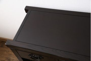 中古　美品　高級品　総栗ムク材　国産手造り　和の趣溢れる佇まいが目を引く水屋箪笥・下段(食器棚、キャビネット、戸棚、収納棚)(R-054946)