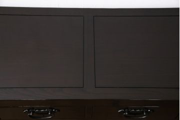 中古　美品　高級品　総栗ムク材　国産手造り　和の趣溢れる佇まいが目を引く水屋箪笥・下段(食器棚、キャビネット、戸棚、収納棚)(R-054946)