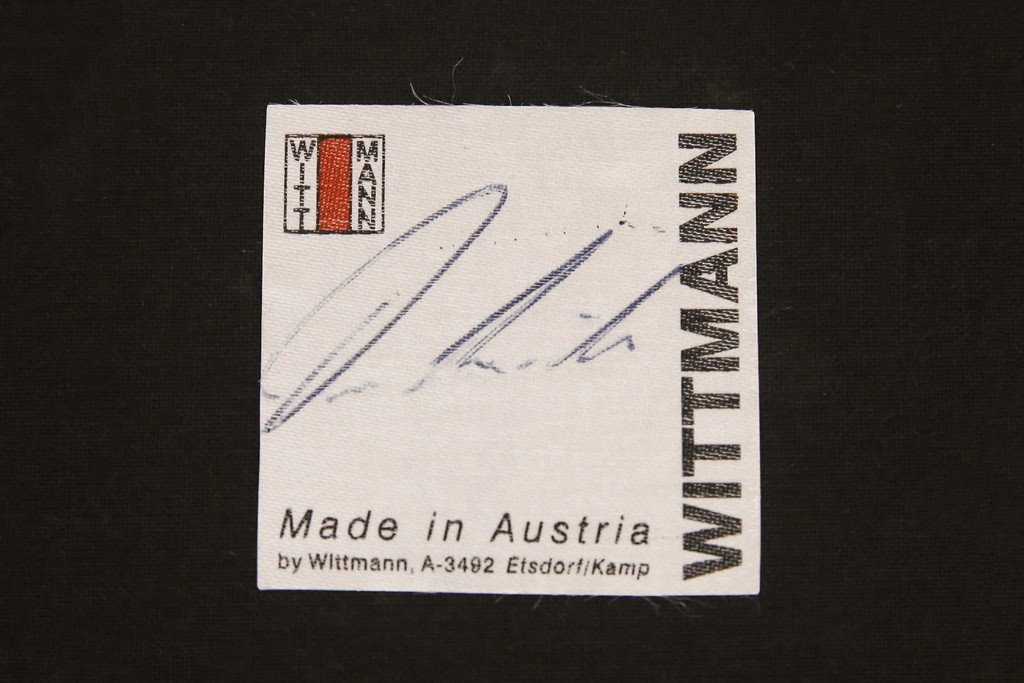 中古　美品　IDC大塚家具取り扱い　オーストリア　ヴィットマン(WITTMANN)　色鮮やかなレッドカラーが空間のアクセントになる2人掛けソファ　(R-054948)