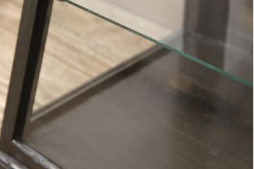 アンティーク家具　和製アンティーク　昭和初期　栓材　シックな色合いが魅力!台形型の卓上ガラスケース(ショーケース、陳列棚、飾り棚、店舗什器)(R-054951)