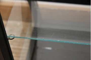 アンティーク家具　和製アンティーク　昭和初期　栓材　シックな色合いが魅力!台形型の卓上ガラスケース(ショーケース、陳列棚、飾り棚、店舗什器)(R-054951)
