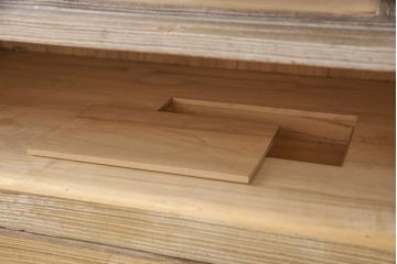 中古　上質な和を演出してくれる加茂総桐箪笥(桐たんす、和タンス、着物箪笥、衣装箪笥、引き出し、チェスト)(R-054955)